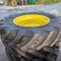 John Deere Wheels and tyres 650/65/38 rears 540/65/30