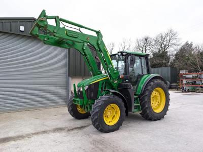 John Deere 6120M