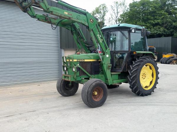 John Deere 2250