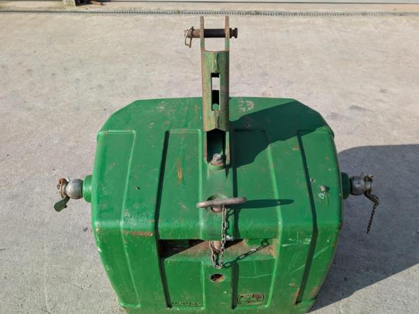 John Deere 1150KG weight block