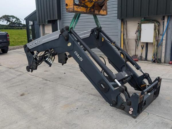 Quicke  Q65 loader JD brackets available